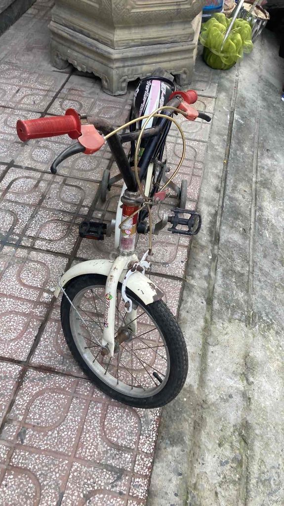 Xe đạp trẻ em như hình đăng