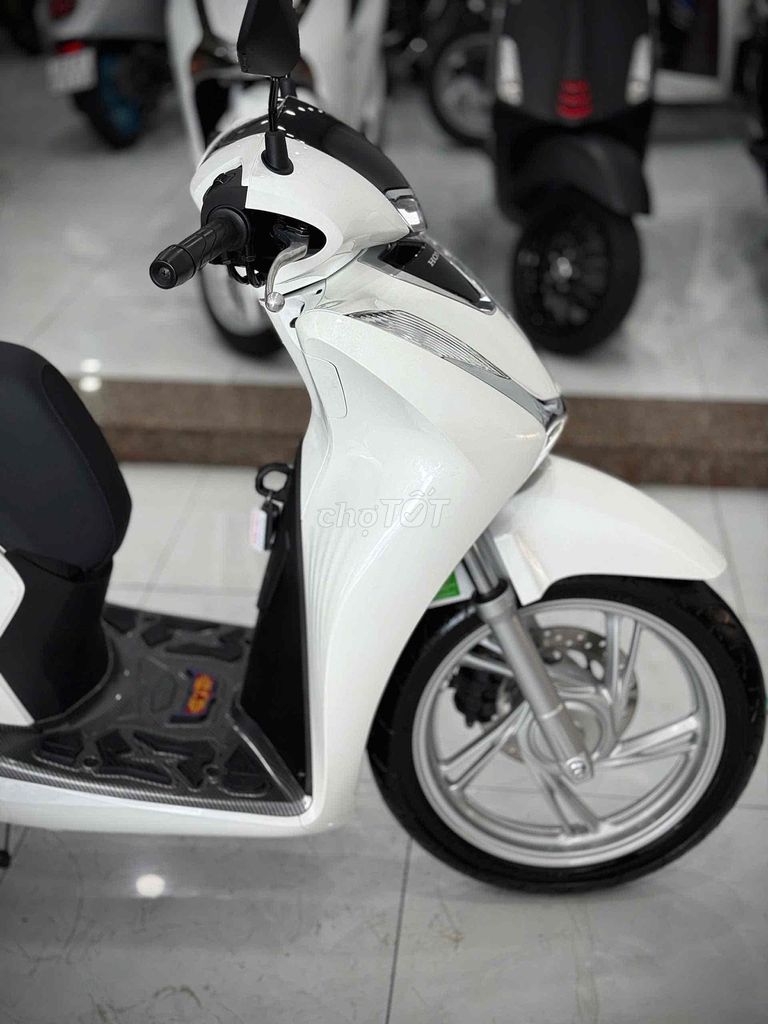 Sh125i 2025 Odo3k Lướt chính chủ ký ( Hỗ trợ GÓP ). Mua bán Xe máy tại Thị xã Phú Mỹ Bà Rịa - Vũng Tàu được đăng bởi Cửa Hàng Xe Máy Phú Mỹ hình 12