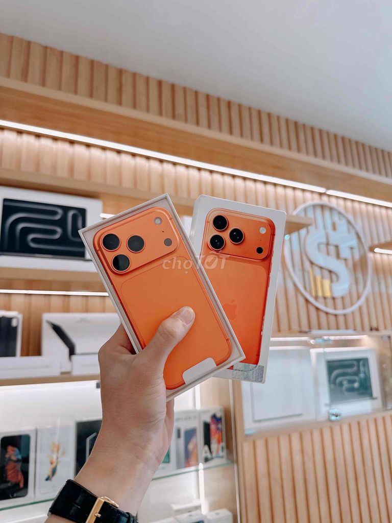 iPhone 17 Pro 256GB Cam Vũ Trụ Fullbox chính hãng🇻🇳. Mua bán Điện thoại tại Quận Đống Đa Hà Nội được đăng bởi Ngô Minh Hoàng hình 1