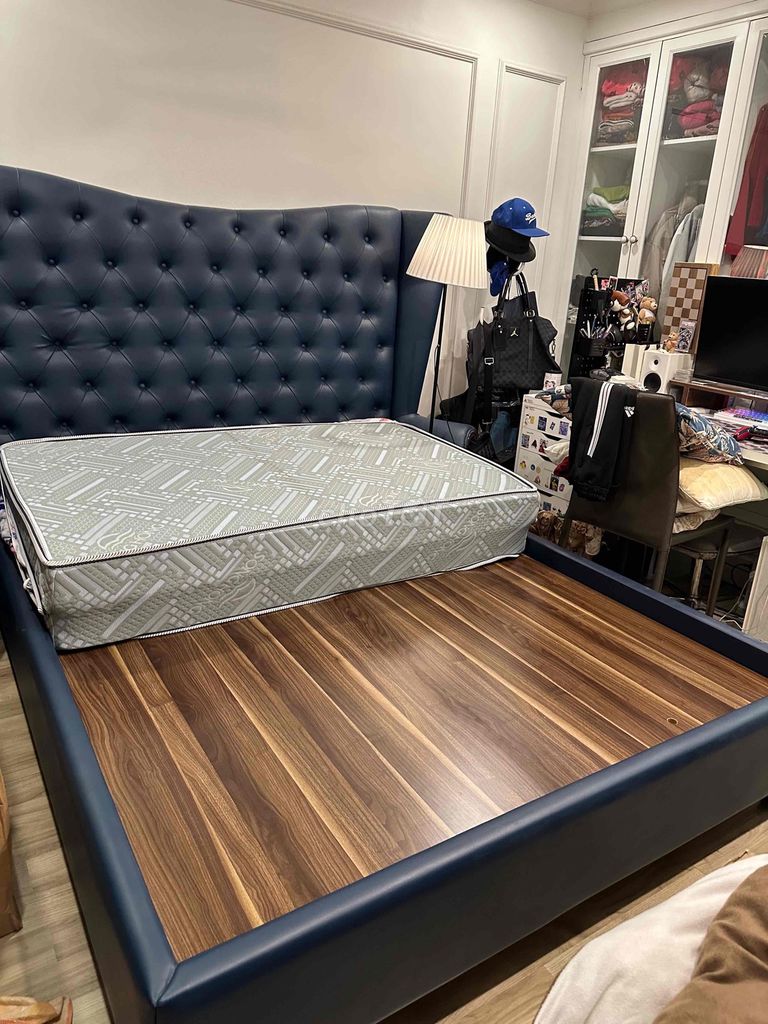 Giường ngủ Da 1m8 x 2m Xanh đậm Hiện đại. Mua bán Giường, chăn ga gối nệm tại Quận Đống Đa Hà Nội được đăng bởi Khánh Nam Nguyễn hình 1