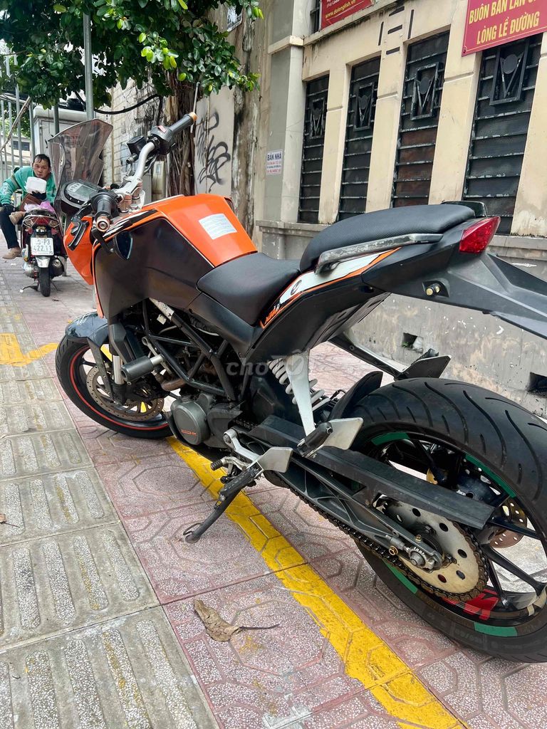 KTM Duke 125 2014 bstp chính chủ. Mua bán Xe máy tại Quận 4 Tp Hồ Chí Minh được đăng bởi Tủn Ca hình 2