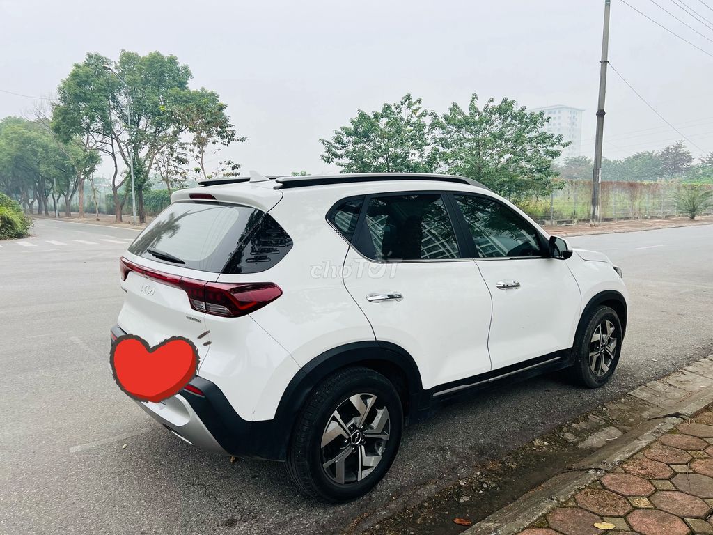 KIA Sonet 2022 Luxury 3v Trắng, xe gia đình. Mua bán Ô tô tại Quận Long Biên Hà Nội được đăng bởi Nhan Le hình 4