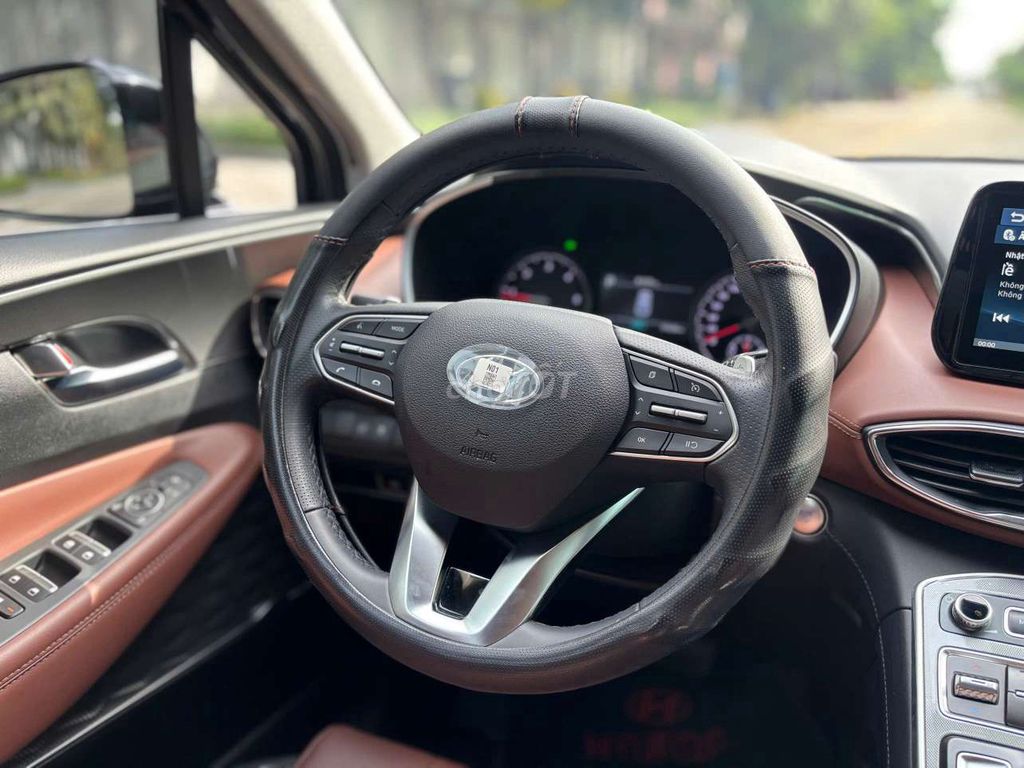 Hyundai Santafe 2.2D sx 2023, lướt 2v, ht góp.. Mua bán Ô tô tại Thành phố Thủ Đức Tp Hồ Chí Minh được đăng bởi Đức Hưng Siêu thị ô tô Thủ Đức hình 8