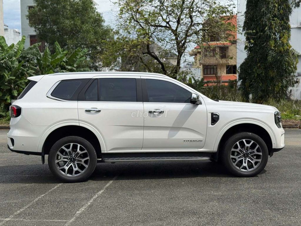 Ford Everest 2023 Titanium 2.0 AT 4x4 - 35000 km. Mua bán Ô tô tại Thành phố Thủ Đức Tp Hồ Chí Minh được đăng bởi VÕ NGỌC HOÀNG hình 7