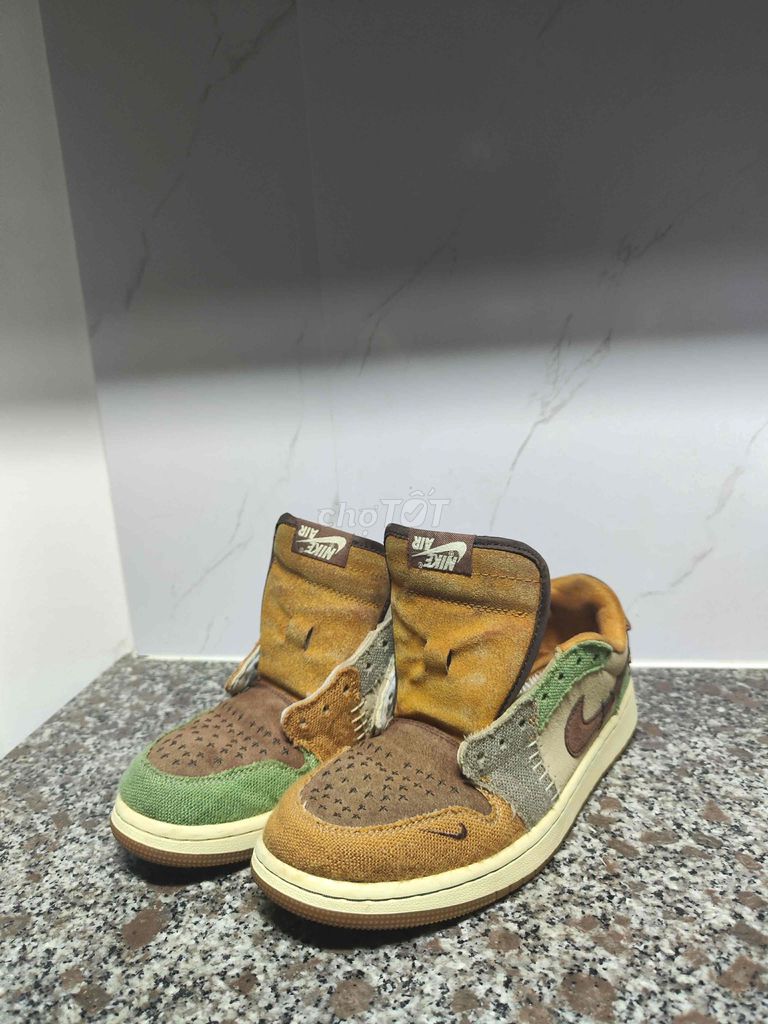 Giày thể thao Nike Air Jordan 1 Unisex. Mua bán Giày dép tại Quận Bình Tân Tp Hồ Chí Minh được đăng bởi Nguyen Trung hình 1