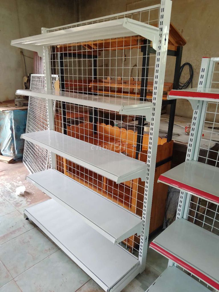 Kệ trưng bày Sắt Trắng 5 tầng 1m2*1m8. Mua bán Nội thất, đồ gia dụng khác tại Quận Bình Thuỷ Cần Thơ được đăng bởi Truong Anh Tuan hình 1