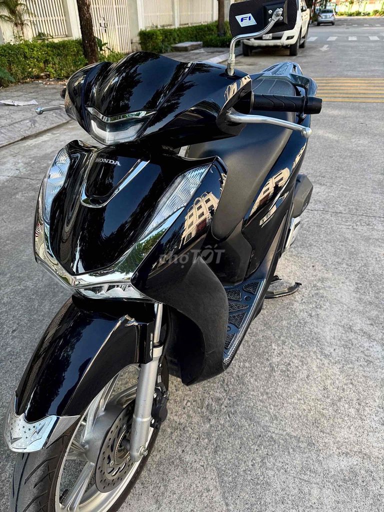 Honda SH 150i ABS 2021 Đen (người dùng). Mua bán Xe máy tại Huyện Hoài Đức Hà Nội được đăng bởi Ngọc Anh hình 1
