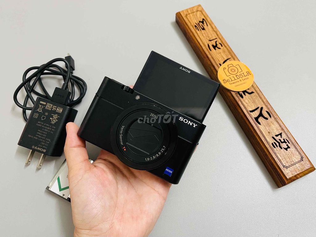 Sony RX100 Mark V ( RX100V ) đẹp quay 4K