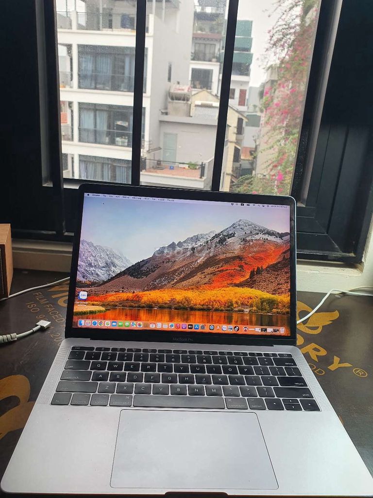 (Cực hiếm) Macbook Pro Core I7 16GB/512GB 98%. Mua bán Laptop tại Quận Cầu Giấy Hà Nội được đăng bởi Louis hình 1