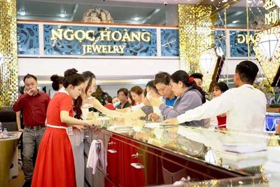 Tuyển nhân viên bán hàng Tiệm Vàng tại Biên Hoà. Việc làm tại Thành phố Biên Hòa Đồng Nai được đăng bởi Tiệm Vàng Ngọc Hoàng Jewelry hình 1