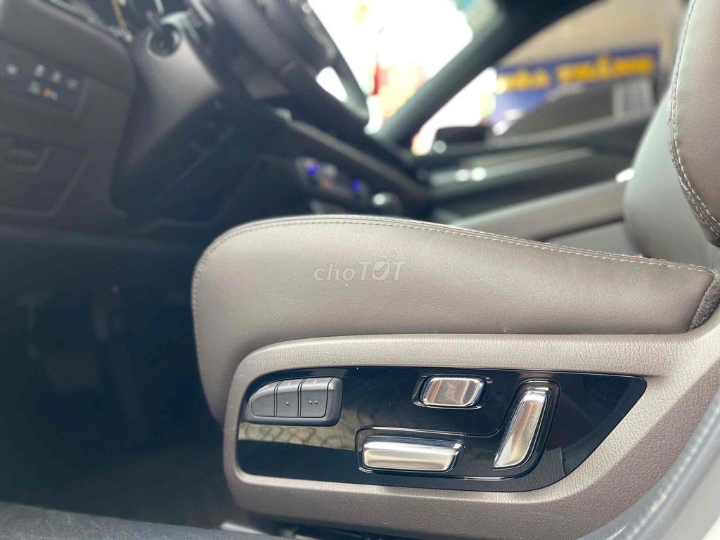 Mazda 6 2022 Signature Premium 2.5 AT - 17000 km. Mua bán Ô tô tại Huyện Đức Trọng Lâm Đồng được đăng bởi SALON ÔTÔ HOÀ THẮNG  hình 11