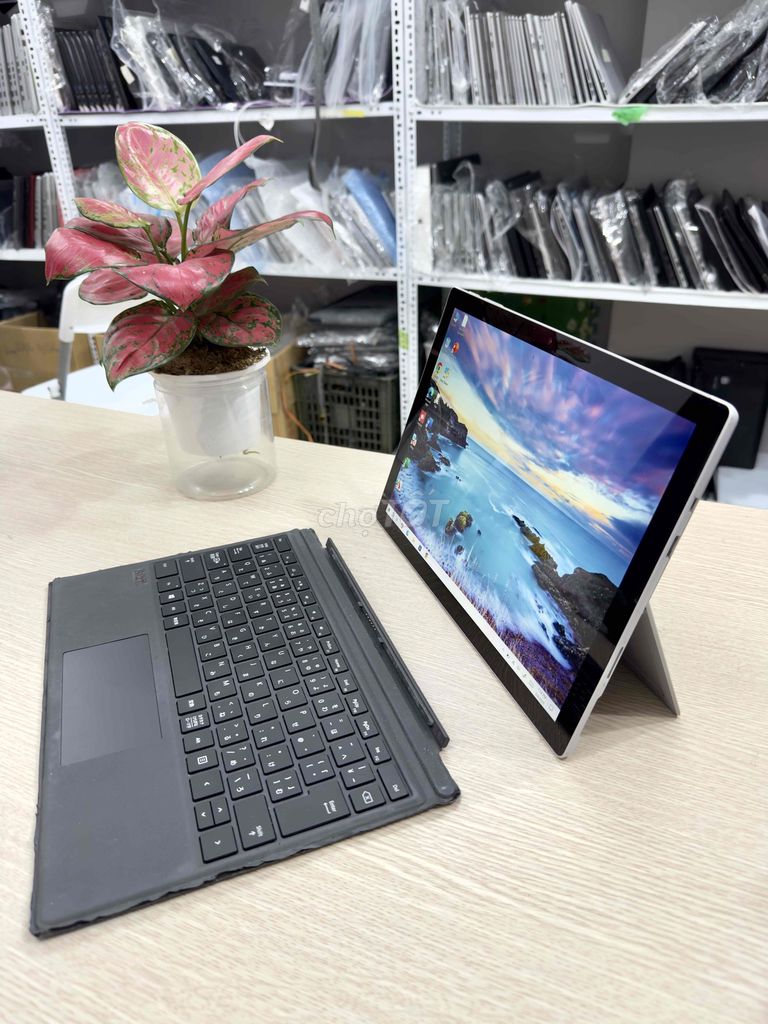 Surface Pro 5 2017 M3 RAM 4GB | SSD 128GB. Mua bán Laptop tại Quận Hai Bà Trưng Hà Nội được đăng bởi Akiba shop hình 1