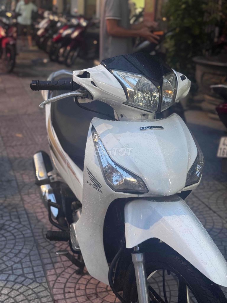 Белый циферблат Honda Future 125 Fi