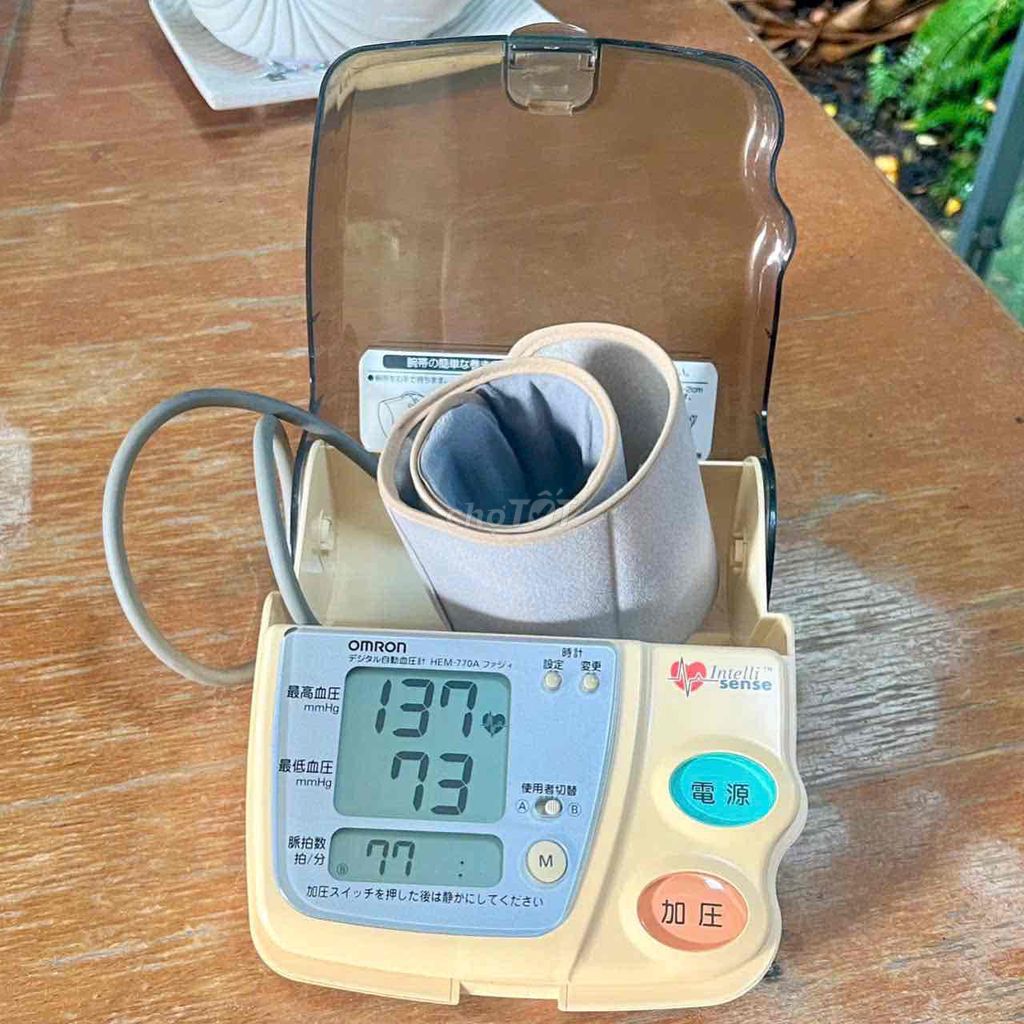 Máy đo huyết áp Omron HEM-770A. Mua bán Nội thất, đồ gia dụng khác tại Thành phố Trà Vinh Trà Vinh được đăng bởi Huỳnh Lê Tân hình 1