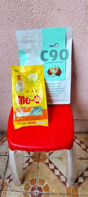 Thanh lý 2 gói thức ăn  cho mèo Meo-o mới nguyê