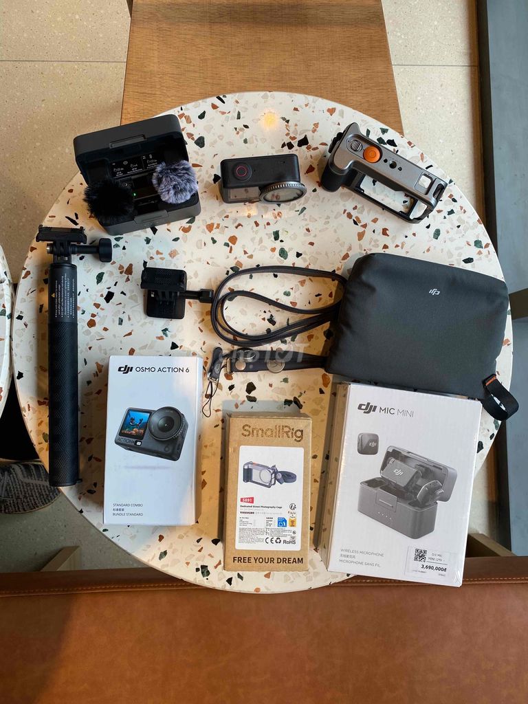 DJI Osmo Action 6, DJI Mic Mini, Smallrig 5891. Mua bán Máy ảnh, Máy quay tại Thành phố Thủ Đức Tp Hồ Chí Minh được đăng bởi ANH hình 1