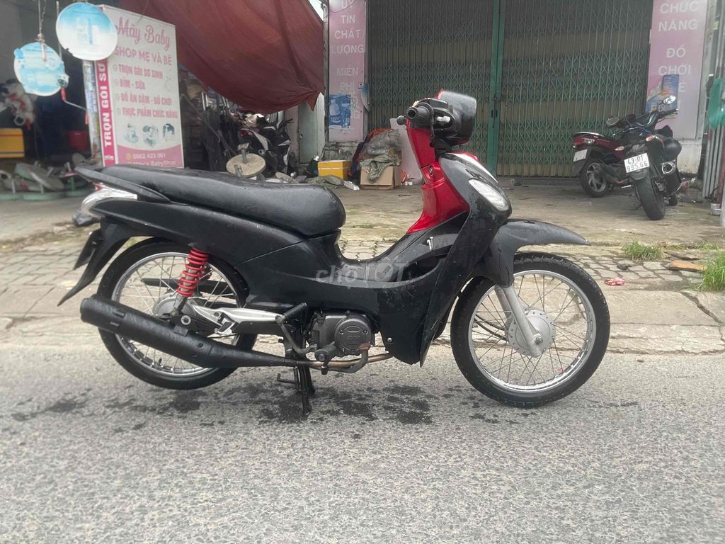 SYM Angela 50cc, черный и красный, Вьетнам