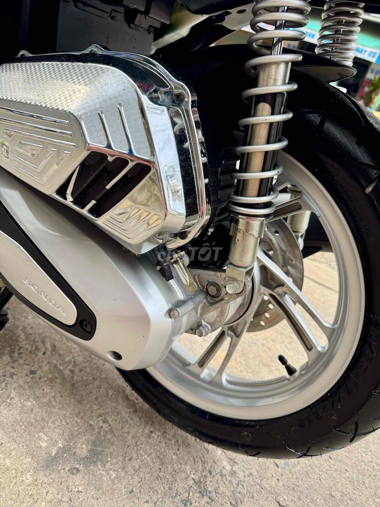 🟡🟡 SH 125 ABS đỏ đen 2024 odo 1100km như mới. Mua bán Xe máy tại Thành phố Biên Hòa Đồng Nai được đăng bởi XE MÁY CŨ THÀNH MỸ  hình 5