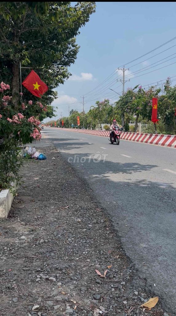 Bán nền tỉnh lộ 943