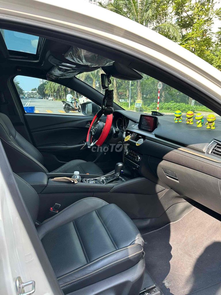 Mazda 6 bản 2.5 Premium odo 18.000km. Mua bán Ô tô tại Quận Long Biên Hà Nội được đăng bởi Bùi Đình Thông hình 14