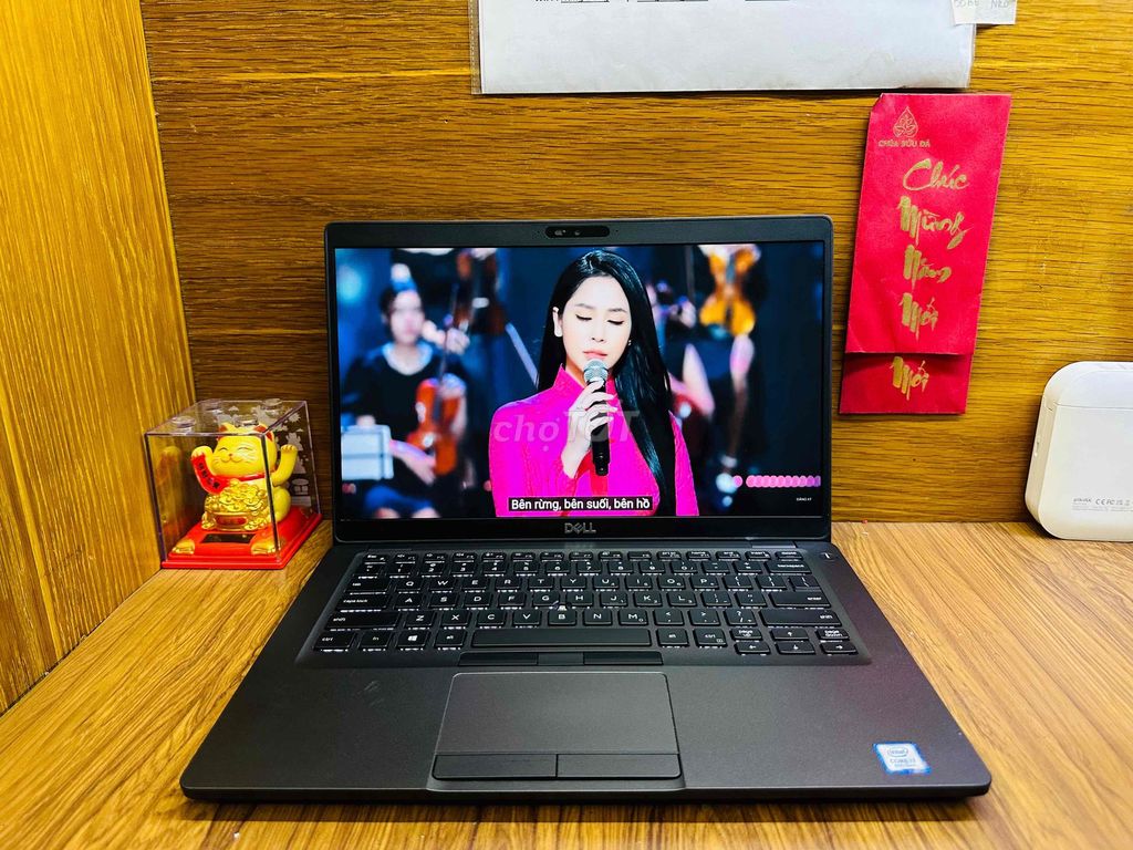 Quận 10 - Dell Core i7 - Nặng 1.3Kg - Máy Mỹ