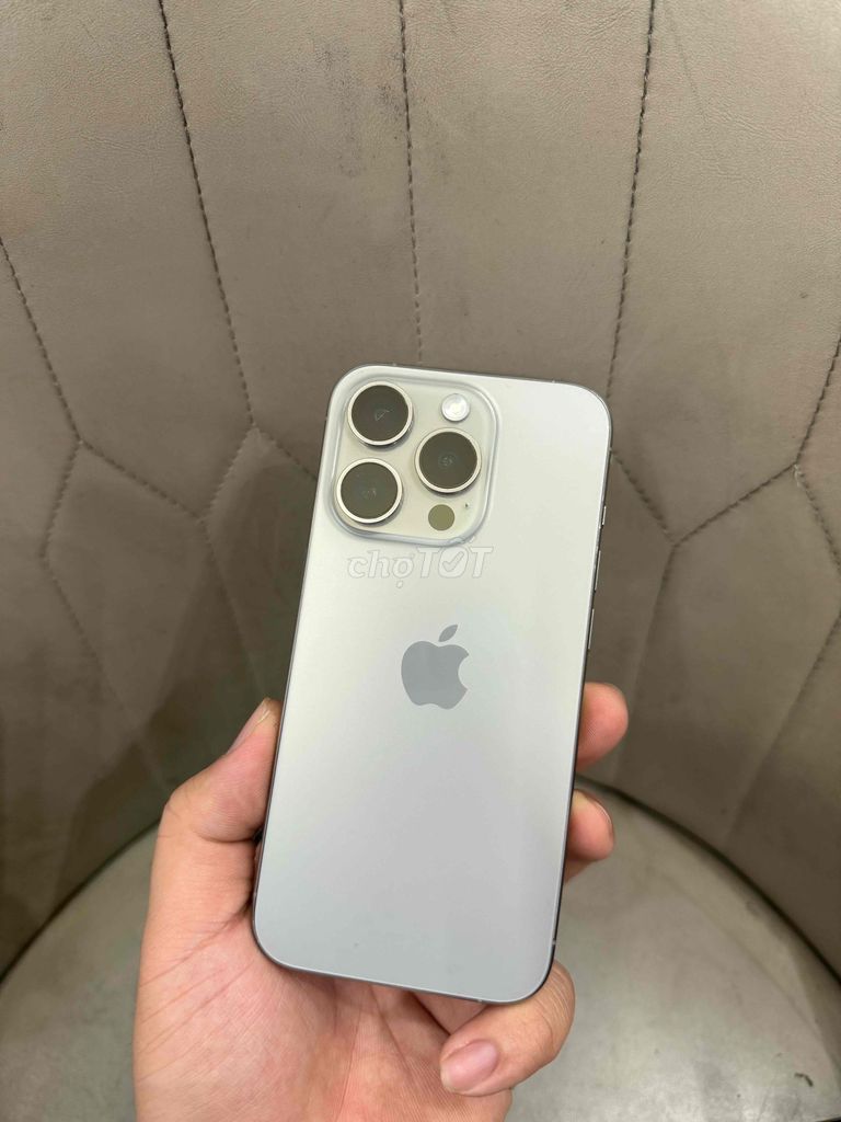 15 Pro , Full zin , hỗ trợ nợ xấu. Mua bán Điện thoại tại Quận Ngũ Hành Sơn Đà Nẵng được đăng bởi Lý Hùng  hình 1