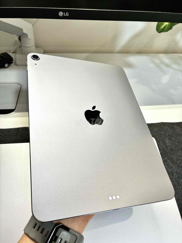 Apple iPad Air M3 128GB Bạc. Mua bán Máy tính bảng tại Quận Liên Chiểu Đà Nẵng được đăng bởi Lê Thanh Đức hình 1