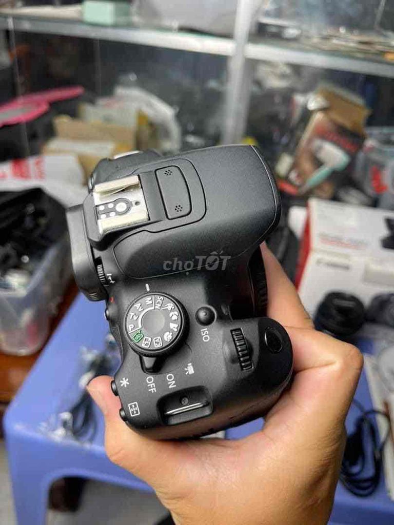 Máy ảnh canon 700D kèm lens fullbox