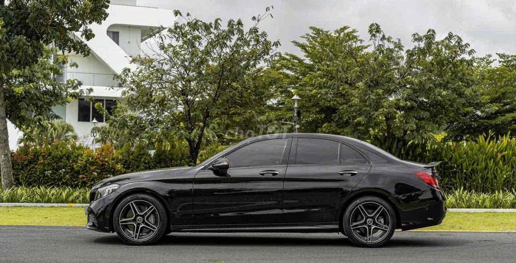 C300_AMG model 2020 màu đen siêu ngầu siêu đẹp. Mua bán Ô tô tại Quận 7 Tp Hồ Chí Minh được đăng bởi Dương Phương hình 11