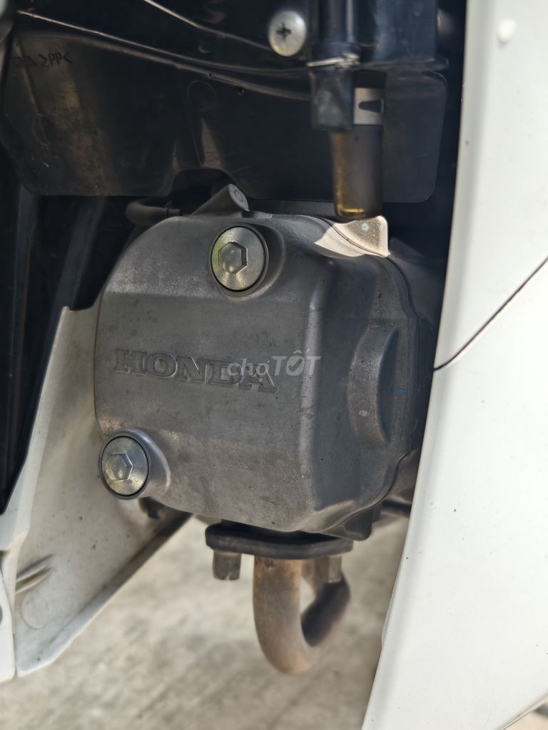 Honda Wave RSX Fi màu Trắng BSTP. Mua bán Xe máy tại Quận 12 Tp Hồ Chí Minh được đăng bởi Lê Dũng hình 6