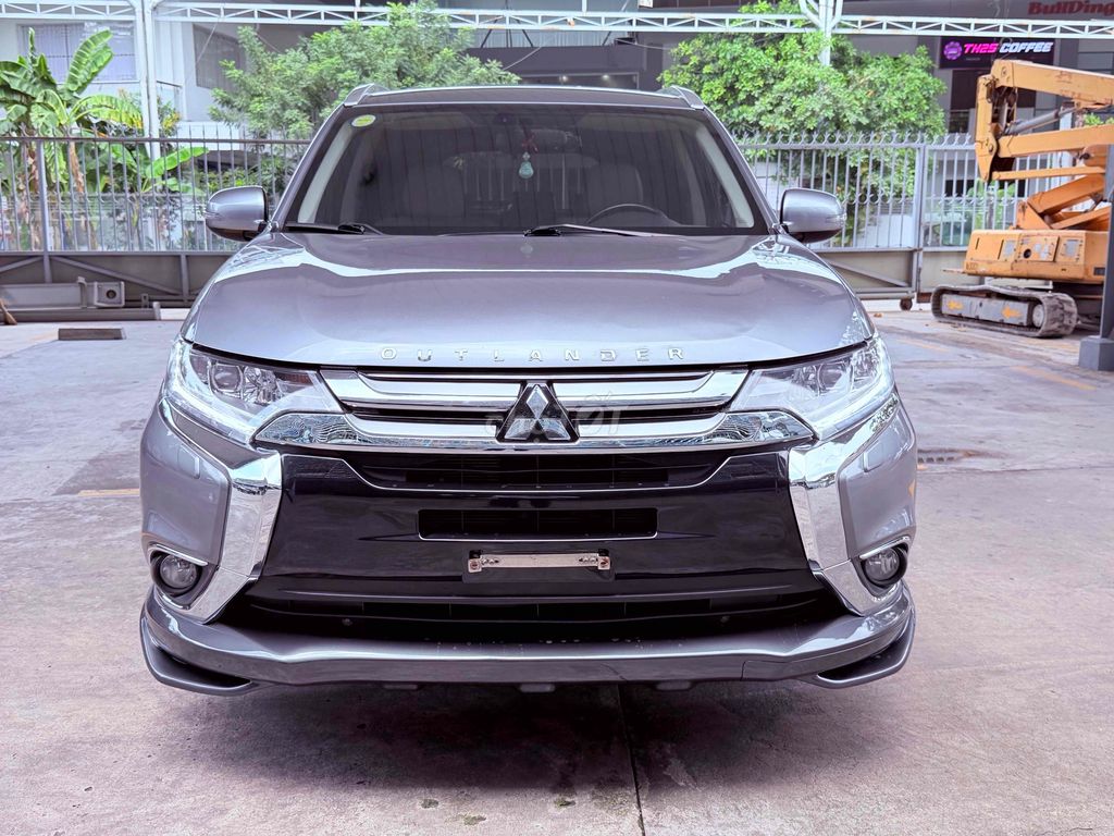 Mitsubishi Outlander 2.0L Premium 2018 Серый