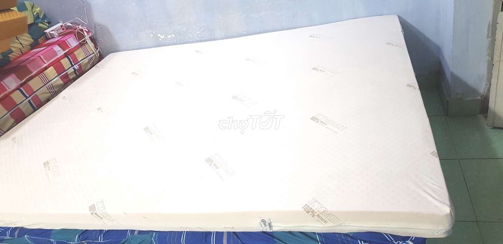 Nệm kymdan còn đẹp còn áo kymdan của hãng 1m6×10p