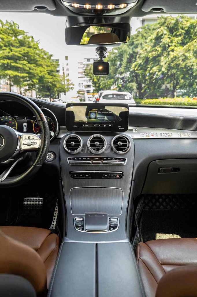 GLC300 AMG 2023 công ty 1 chủ từ đầu siêu đẹp. Mua bán Ô tô tại Quận 7 Tp Hồ Chí Minh được đăng bởi Dương Phương hình 13
