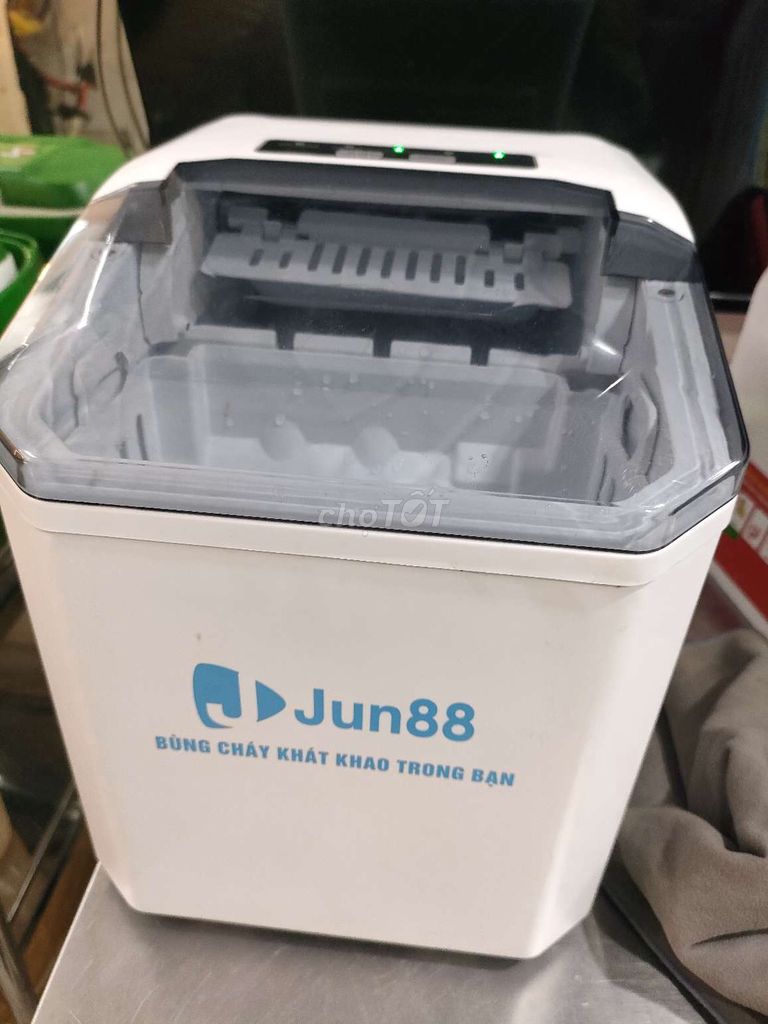 Máy làm đá gia đình màu Trắng làm đá nhanh. Mua bán Bếp, lò, đồ điện nhà bếp tại Quận Tân Bình Tp Hồ Chí Minh được đăng bởi Hưng hình 1