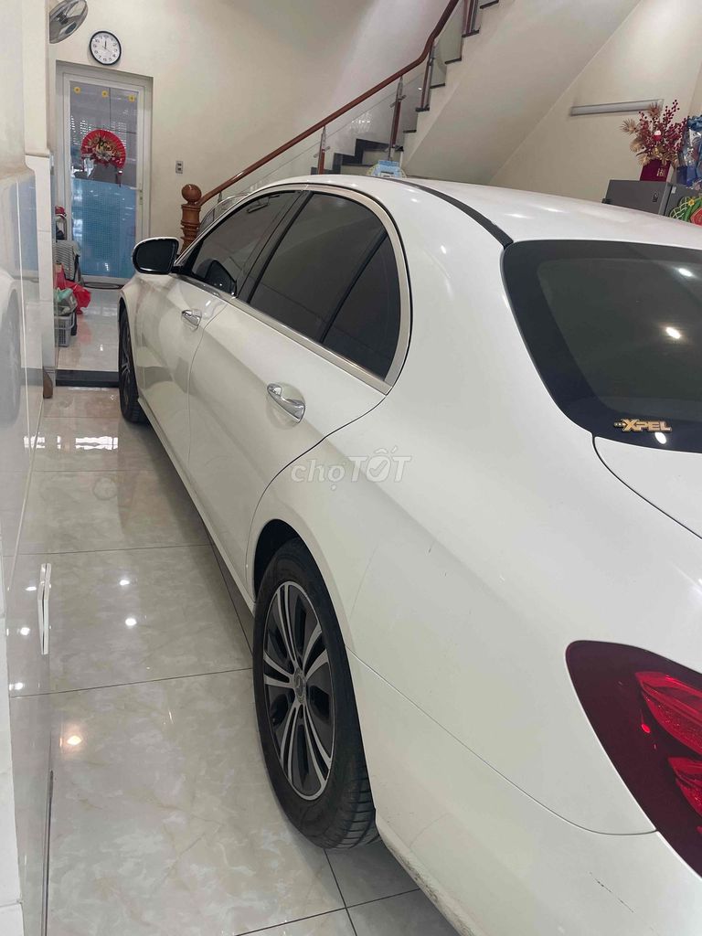 Mercedes Benz E Class 2020 E180 - 22000 km. Mua bán Ô tô tại Quận 12 Tp Hồ Chí Minh được đăng bởi ĐỖ CƯỜNG hình 2