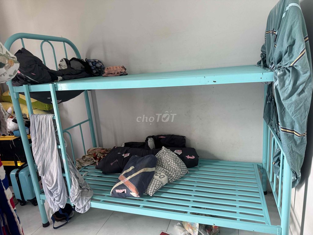 Giường tầng Kim loại Xanh ngọc 1x2m Còn mới. Mua bán Giường, chăn ga gối nệm tại Huyện Cần Giuộc Long An được đăng bởi Hồng kimchi hình 1