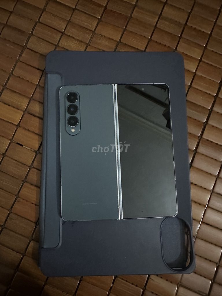 Samsung Galaxy Z Fold4 Xám. Mua bán Điện thoại tại Thị xã Hương Thủy Thừa Thiên Huế được đăng bởi Ngô văn quang sơn hình 1