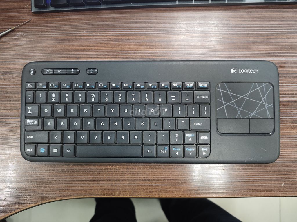 Bàn phím Logitech K400 Đen Đã sử dụng. Mua bán Phụ kiện (Màn hình, Chuột...) tại Quận 1 Tp Hồ Chí Minh được đăng bởi Trương Anh Tuấn hình 1