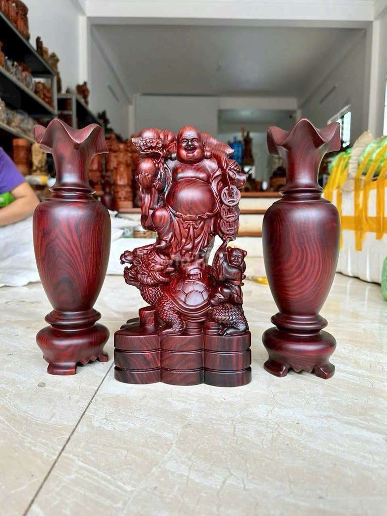 Tượng Di Lặc gỗ quý Đỏ nâu. Mua bán Đồ sưu tầm, đồ cổ tại Thành phố Vũng Tàu Bà Rịa - Vũng Tàu được đăng bởi KHO ĐIỆN MÁY XANH TOÀN QUỐC hình 1