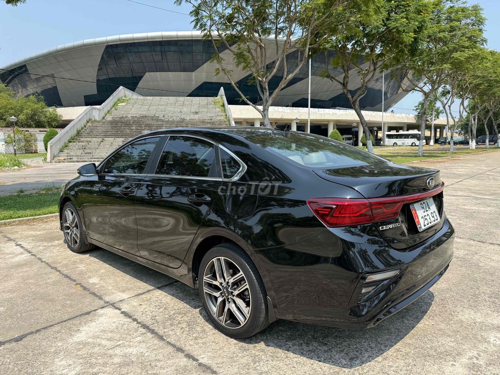 Kia Cerato Luxury Đen Tự động 6 vạn km sx 2021
