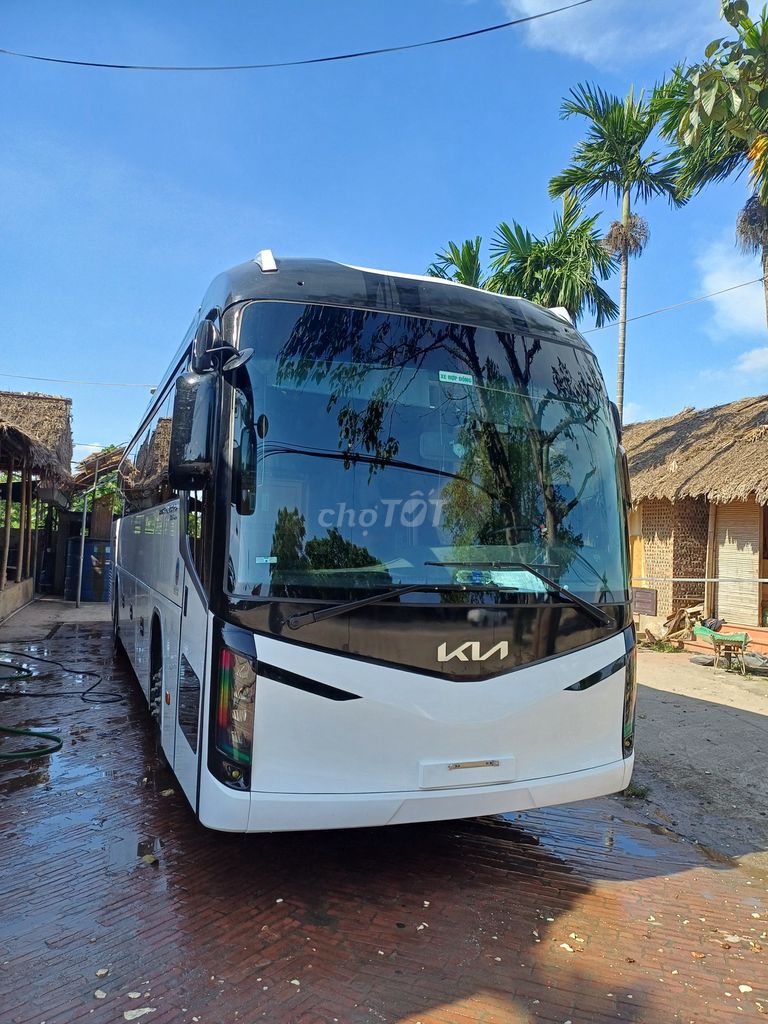 Bán xe UNIVERSE 47 chỗ đời 2016 màu trắng. Mua bán Ô tô tại Huyện Chương Mỹ Hà Nội được đăng bởi Hữu Dũng hình 3