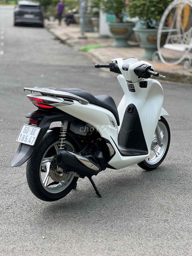 Shvn 125 Trắng Đen 2024 Leng Keng Uỷ Quyền Có Góp🎉. Mua bán Xe máy tại Thành phố Biên Hòa Đồng Nai được đăng bởi Xe Máy Phát Đồng hình 3