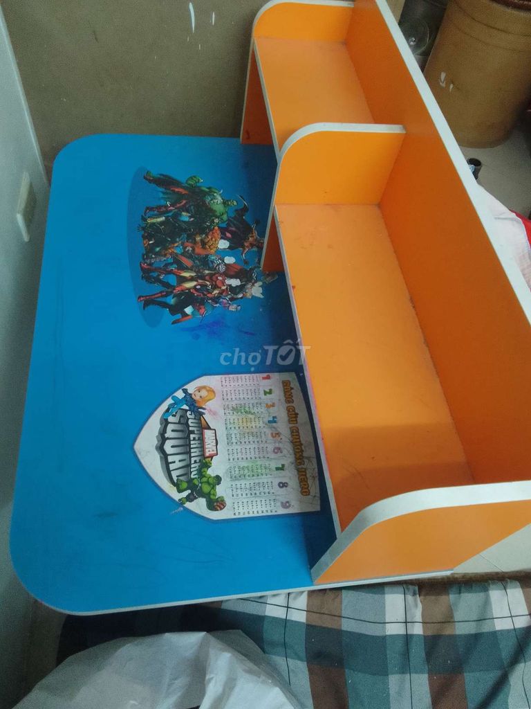 Bàn học Gỗ Xanh cam cho bé. Mua bán Bàn ghế tại Quận Đống Đa Hà Nội được đăng bởi Vietcuong Tran hình 1