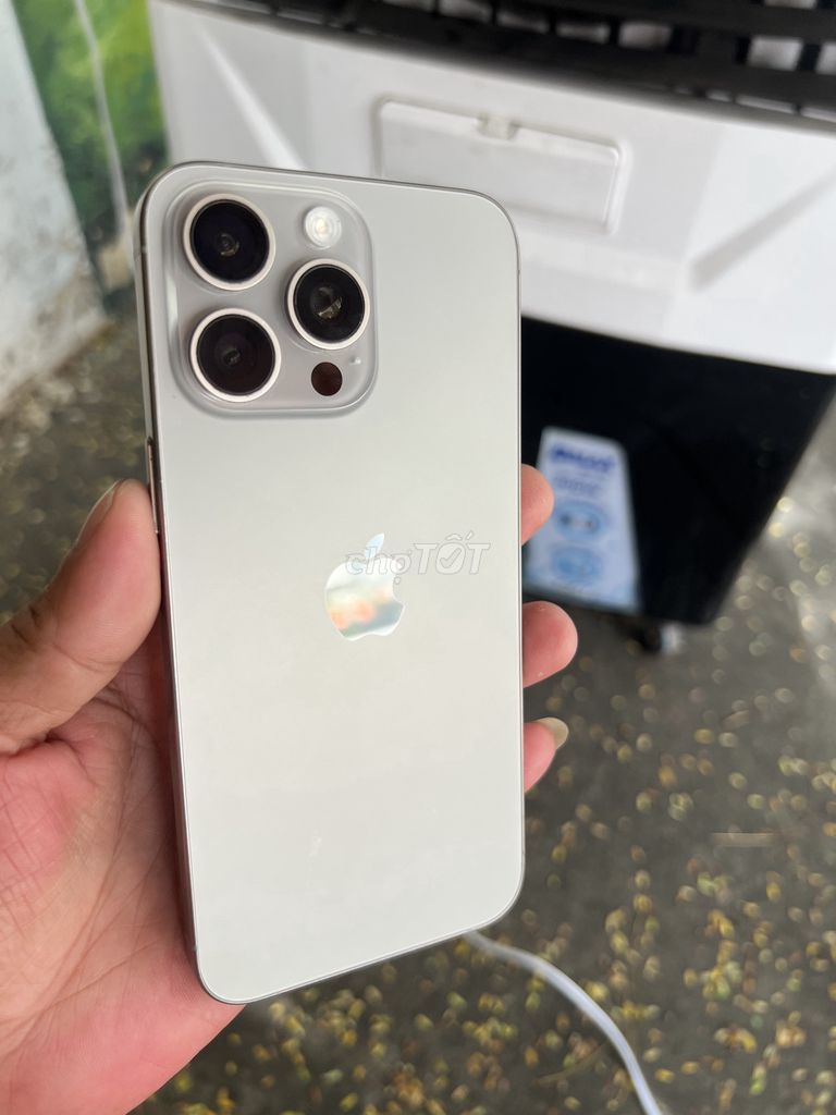 Apple iPhone 15 Pro Max 512GB Bạc còn nguyên hết . Mua bán Điện thoại tại Quận 1 Tp Hồ Chí Minh được đăng bởi Hoàng Anh hình 1