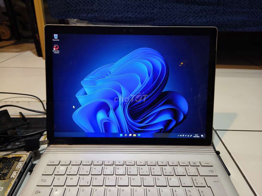 Microsoft Surface Book i5 8GB Nứt kính. Mua bán Laptop tại Quận Bình Thạnh Tp Hồ Chí Minh được đăng bởi TA Quang hình 1