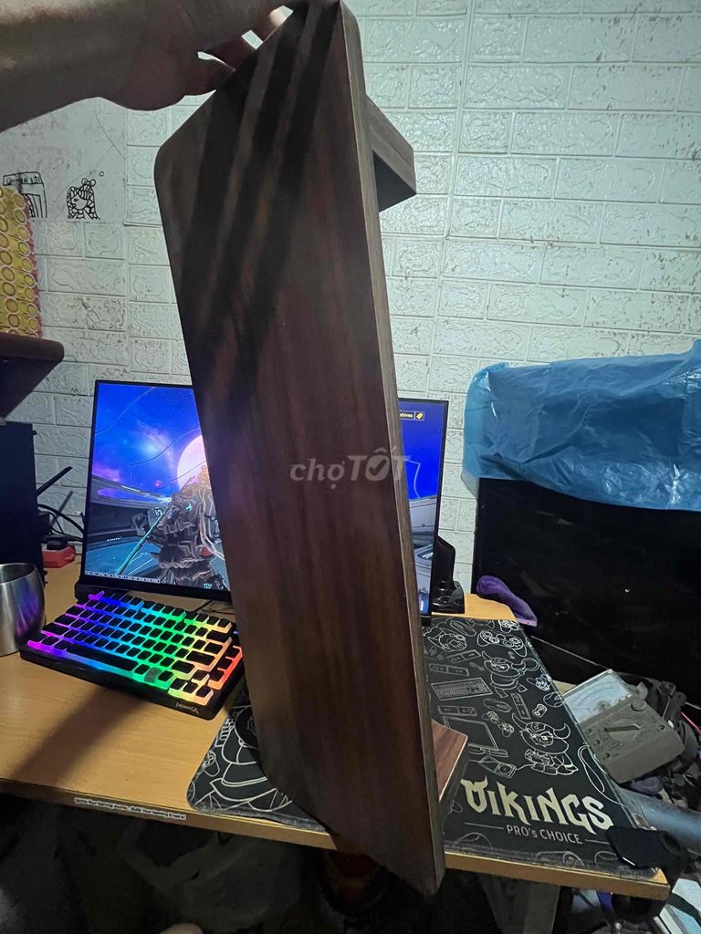 Kệ gỗ Nâu 60x20x10 cm. Mua bán Tủ, kệ gia đình tại Quận Hai Bà Trưng Hà Nội được đăng bởi Nguyễn Hoàng Hải Anh hình 1
