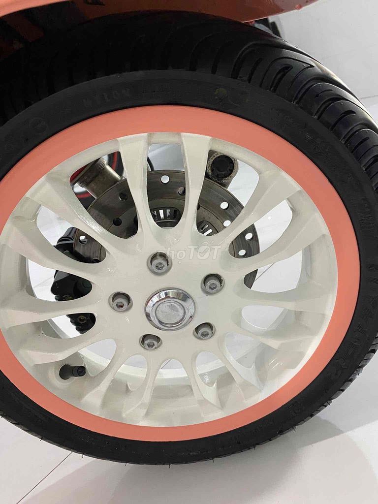 vespa hồng, ngay giao cccd, zin êm đẹp. Mua bán Xe máy tại Quận Tân Phú Tp Hồ Chí Minh được đăng bởi Thái Hải Đăng hình 16