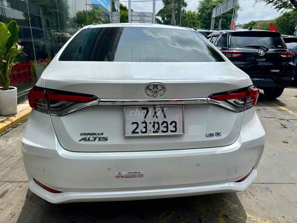 Toyota Corolla Altis 1.8V 2024 белый, пробег 70 800 км