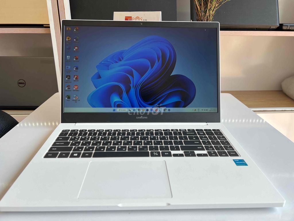 Laptop samsung 550XDA/celeron 6305/Ram 4g/Ssd 256g