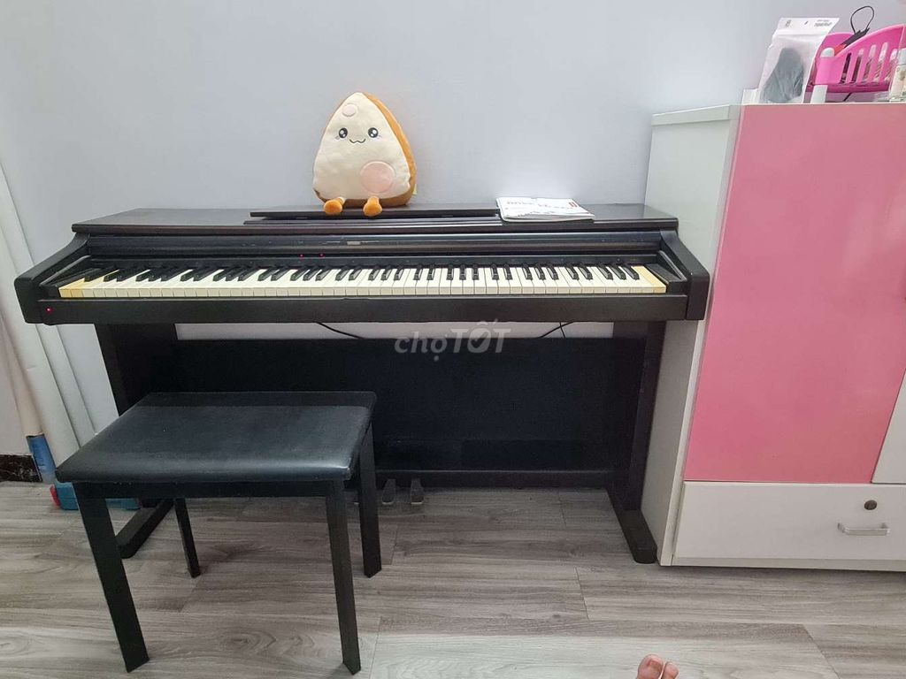 Chuyển nhà thanh lý cây piano điện + ghế